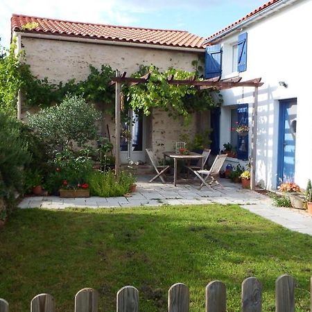 Les Cerisiere Bed & Breakfast Cheffois Екстериор снимка